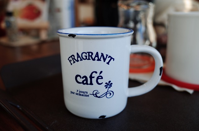 smaltovaný hrnek s potiskem